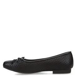 Women's Cliffs by White Mountain, Bessy Flat