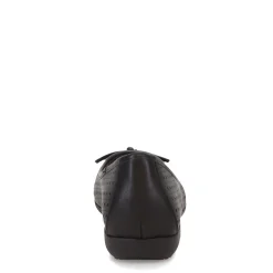 Women's Cliffs by White Mountain, Cheryl Flat