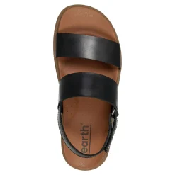 Women's Earth, Leah Sandal