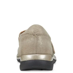 Women's Earth, Tose Flat