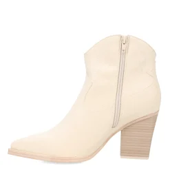 Women's MIA, Sawyer Boot