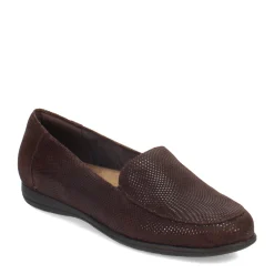 Women's Trotters, Deanna Loafer